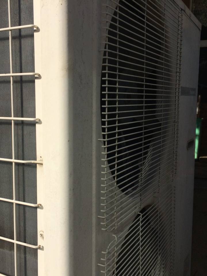 業務用エアコン３